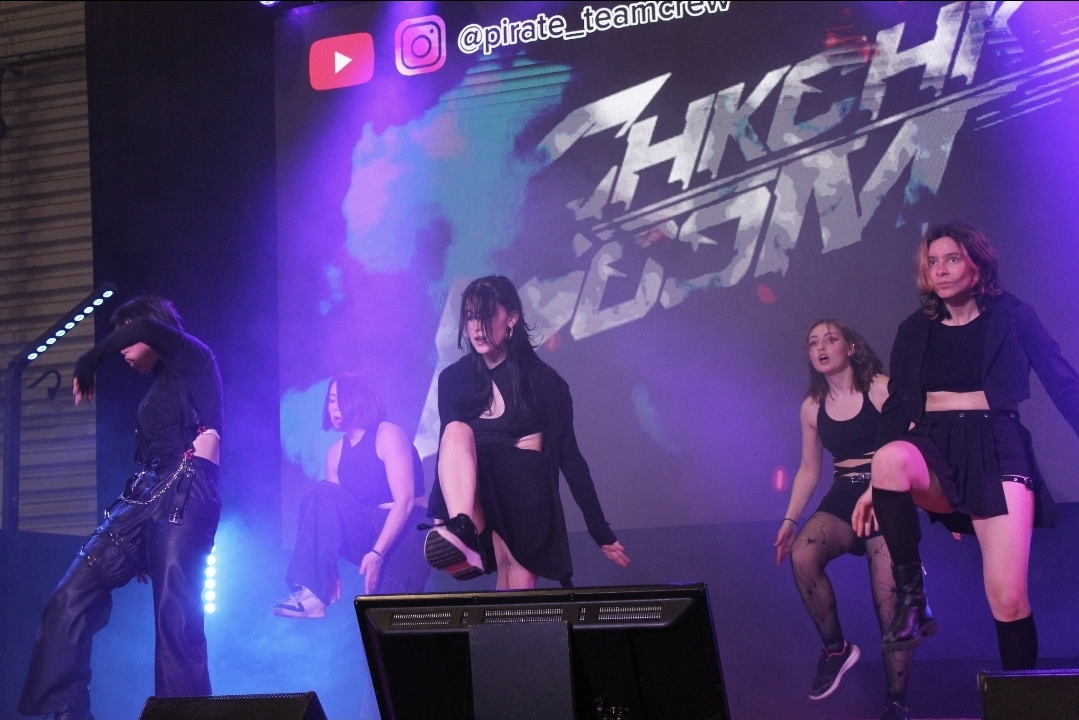  La Pirate Team crew Kpop !